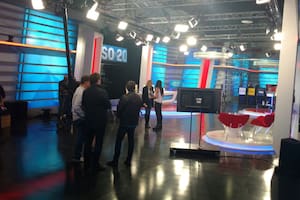 Un hombre con antecedentes penales irrumpió en Crónica TV y amenazó al personal con un cuchillo