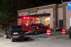 Un hombre mató a la empleada de un restaurante por ponerle mucha mayonesa a su sándwich