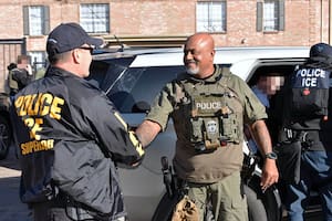 Un hombre de Texas admitió haber transportado a 36 inmigrantes indocumentados en un camión