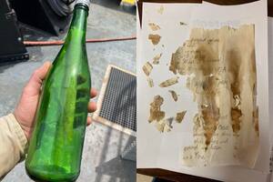 Encontró una botella con un mensaje escrito hace 33 años y no paró hasta averiguar quién la lanzó al mar