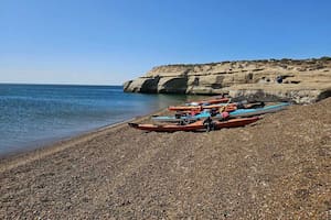 Ofrecía paseos gratis en kayak en Puerto Madryn, llevaba a mujeres a playas aisladas y abusaba de ellas