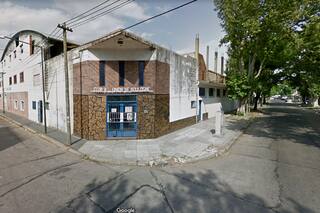 Ingresó a un club a los tiros en medio de un partido de futsal e hirió a una niña de 3 años y a dos personas más