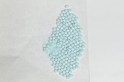 Un hombre fue detenido en Plantation por llevar pastillas de fentanilo en su vehículo