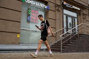 Tras un año y medio de guerra, la economía rusa envía señales preocupantes