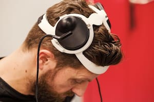 Un implante cerebral convierte los pensamientos en habla casi en tiempo real