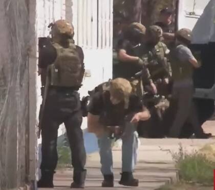 Un importante operativo policial rodeo a la escuela donde una alumna disparó varias veces