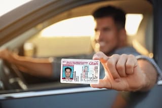 Cuáles son los requisitos para sacar la licencia de conducir para inmigrantes indocumentados en Utah