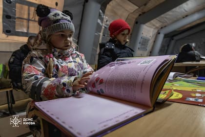 Un intenso bombardeo de drones rusos en la ciudad sureña de Odessa, en Ucrania, hirió a 23 personas, incluidos dos niños y una mujer embarazada