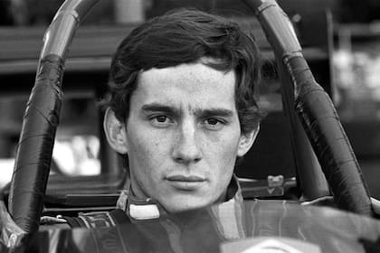 Un joven Ayrton Senna da Silva; el brasileño debutó a los 24 años en la Fórmula 1, en el gran premio de su país.