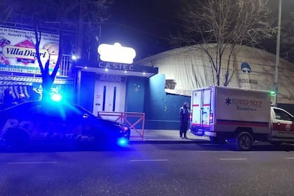 un joven de 25 años estaba practicando buceo en un club y murió ahogado