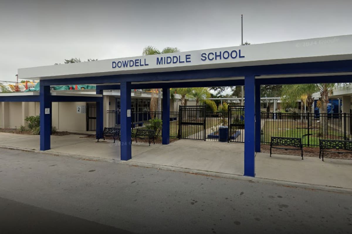 Tiene 13 años, hizo una falsa amenaza de tiroteo en su escuela de