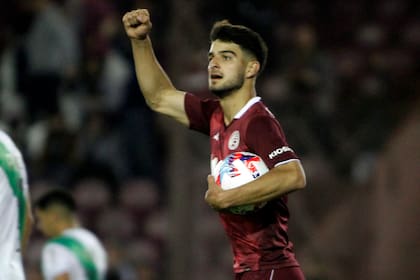 Un joven Flaco López, en Lanús