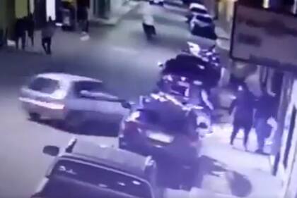 Un joven incrustó su auto contra un boliche en San Pedro