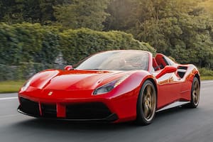 Un joven quiso saber cómo comprarse una Ferrari y la respuesta fue simple pero aleccionadora