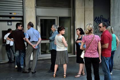 Seguirán las colas en los cajeros al menos por dos días