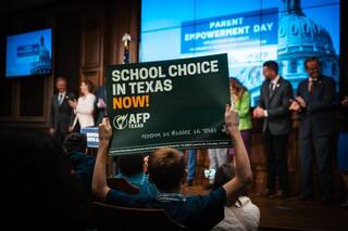 Abbott presiona para cambiar la forma de votar y hay novedades sobre vouchers escolares