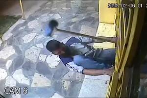 Un ladrón quiso entrar a un local y fue repelido a escobazos en Zárate