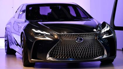 Un Lexus LF FC con pila de hidrógeno