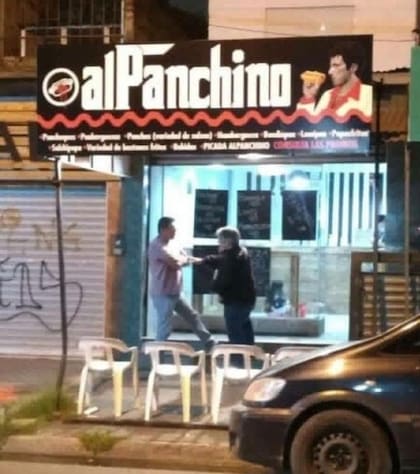 Un local de panchos en homenaje a Al Pacino