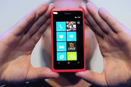 Un Lumia 800 con Windows Phone 7