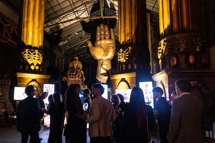 Un marco imponente: parte de las escenografías que se guardan en Colón Fábrica.