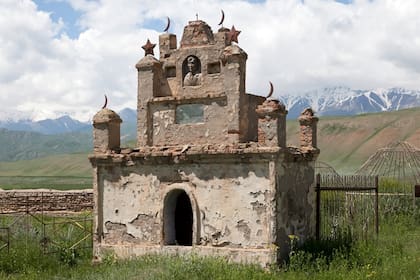 Un mausoleo del cementerio emplazado en la provincia de Naryn