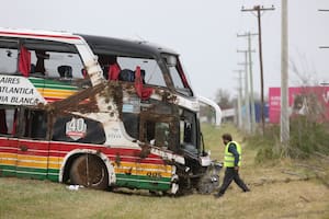 Accidente en la ruta 2: “Salimos como pudimos, muchos rompían los vidrios con las manos”