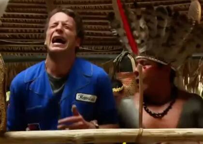 Un miembro de la tribu le sugirió que bailar era una buena forma de aliviar el dolor