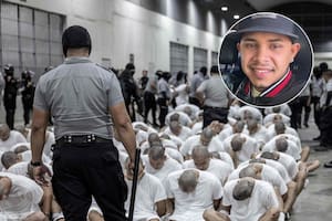 Lo deportaron al Cecot por sus tatuajes y ahora podría recibir una cifra millonaria