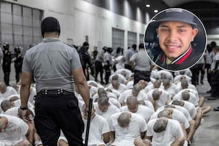 Lo deportaron al Cecot por sus tatuajes y ahora podría recibir una cifra millonaria