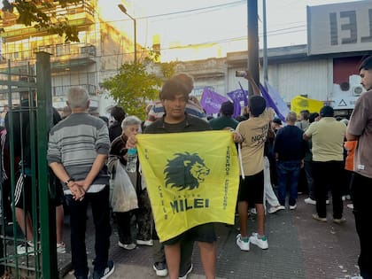 Un militante libertario del barrio de Lugano