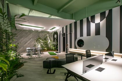 Un moderno espacio de coworking que puede existir en un edificio o barrio cerrado