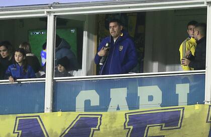 Un momento de alivio para Riquelme, que vive días agitados no solo por lo futbolístico
