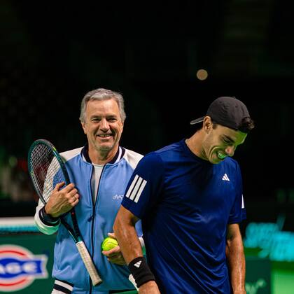 Un momento distendido durante la semana en Bolonia, entre Frana y Cerúndolo: se vivió un buen clima grupal