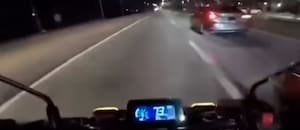 Un motociclista fue víctima de un robo cuando circulaba a 100 kilómetros por hora en una autopista
