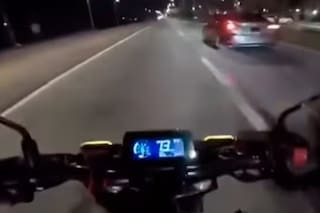 Un motociclista fue víctima de un robo cuando circulaba a 100 kilómetros por hora en una autopista