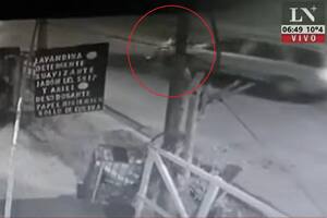 Un motociclista resultó herido tras chocar de frente contra un auto