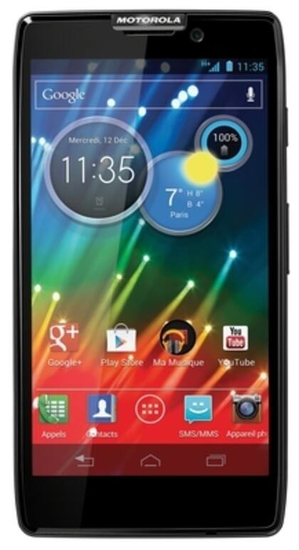 Un Motorola RAZR HD; viene preparado para usar las redes LTE nacionales cuando estén disponibles