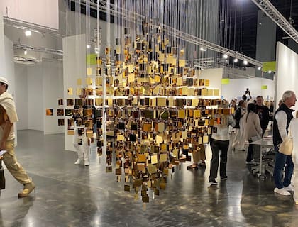 Un móvil de Julio Le Parc fue vendido el año pasado por 400.000 euros en la galería brasileña Nara Roesler en Art Basel, feria que tiene a UBS como sponsor desde hace más de tres décadas