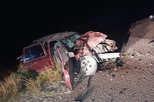 Un conductor perdió el control del auto y murió tras chocar de frente contra una camioneta