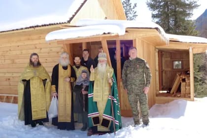 Un multimillonario le obsequió una casa a Agafia Lykova, la “mujer más solitaria del mundo”