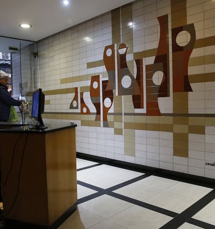 Un mural de Juan Cerdá Carretero, en Rodríguez Peña 110