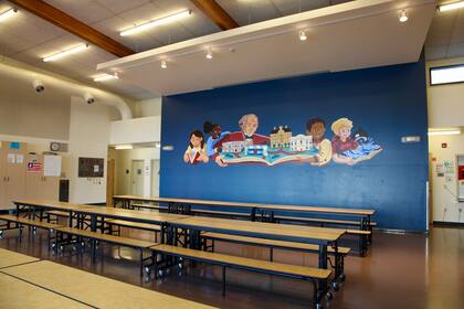 Un mural en una escuela de San Francisco homenajea a Peabody