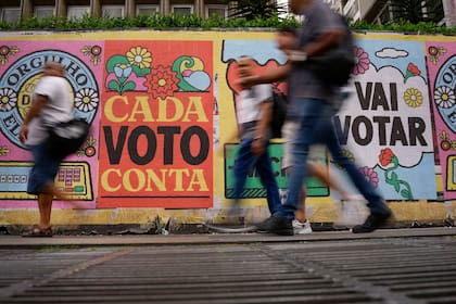 Un mural invita a salir a votar en San Pablo