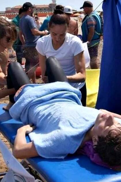 Algunos participantes debieron ser atendidos a causa de las bajas temperaturas del agua y fueron trasladados a la guardia del Hospital Municipal Dr. Emilio Ferreyra.