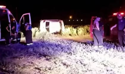 Un niño de tan solo 12 años tomó el auto de sus padres sin permiso, y a gran velocidad terminó volcando en la ruta 151.