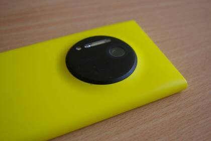 La cámara del Nokia Lumia 1020, con su sensor de 41 megapixeles, el flash Xenon y el LED de relleno para videos