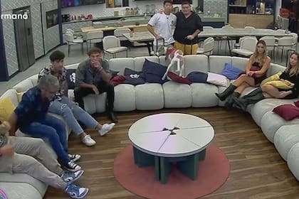 Un nuevo participante de Gran Hermano abandonó la casa este domingo 5 de mayo