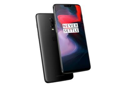 Un OnePlus 6. La renovación semestral con el 6T traerá un sensor de huellas digitales integrado a la pantalla