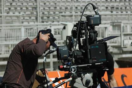 Un operador con una cámara filmadora 3D durante la transmisión que realizaron en Roland Garros en 2009